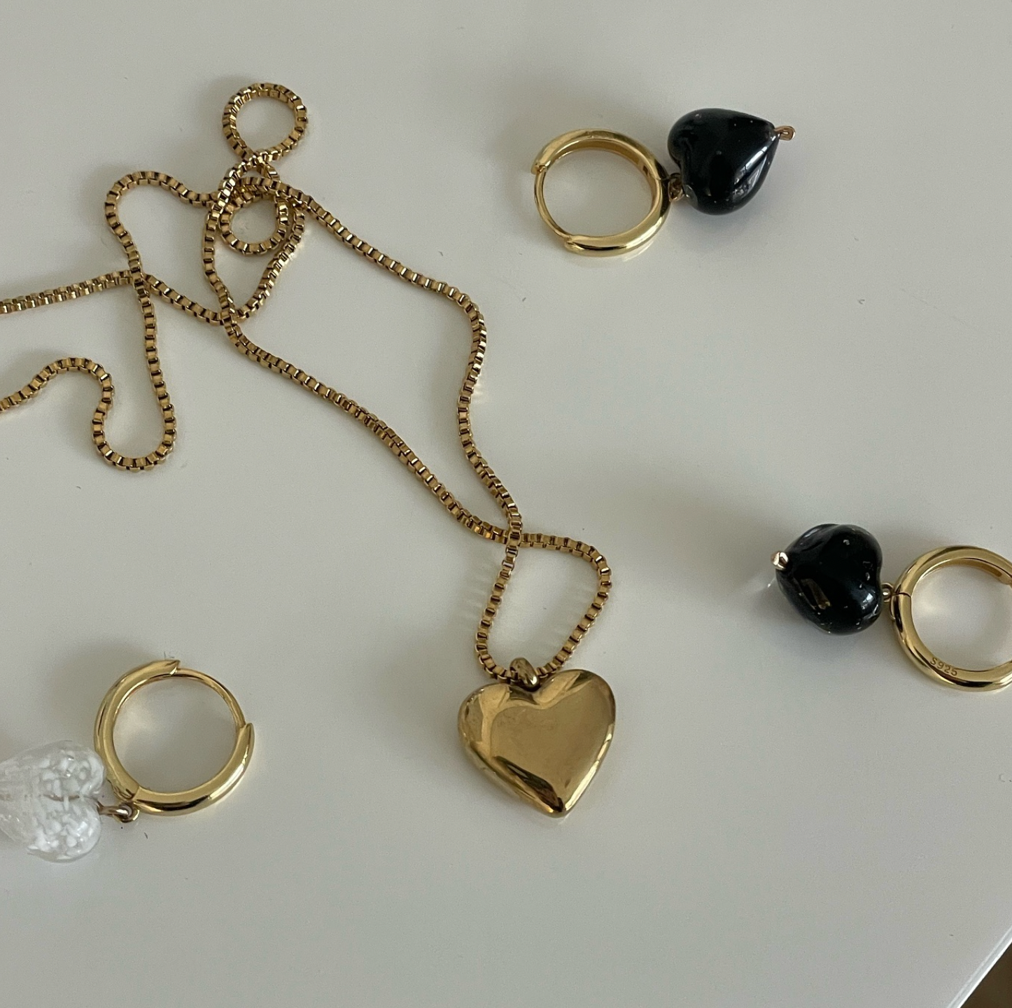AMORE | Black Glass Hearts
