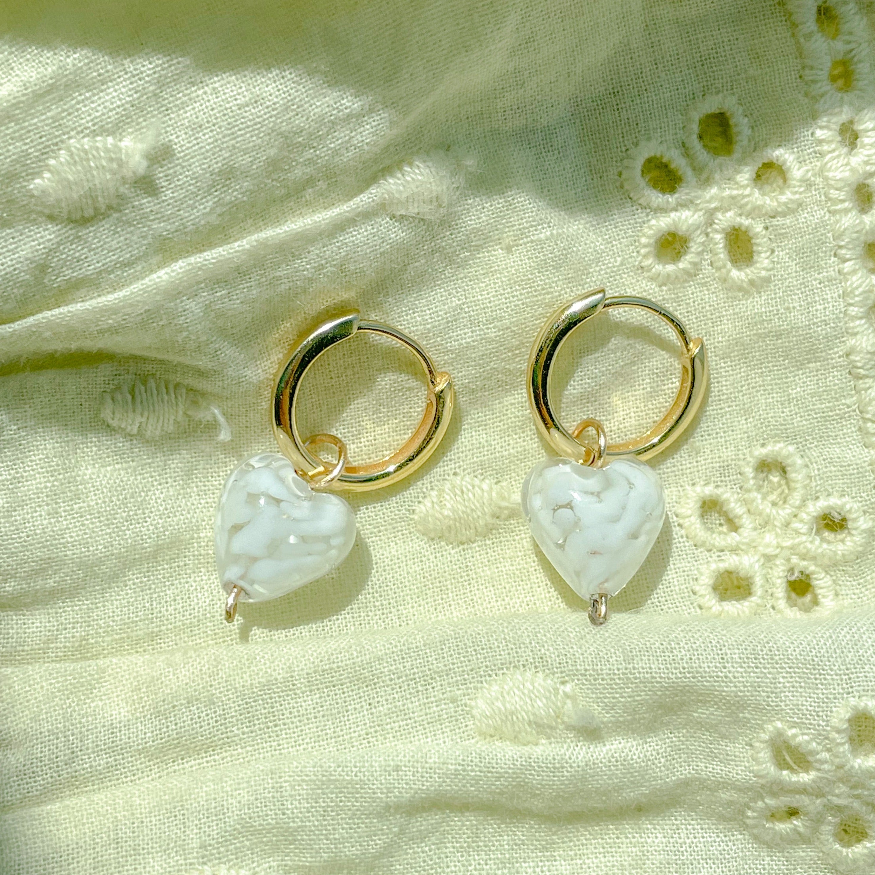 AMORE | White Cloudy Hearts