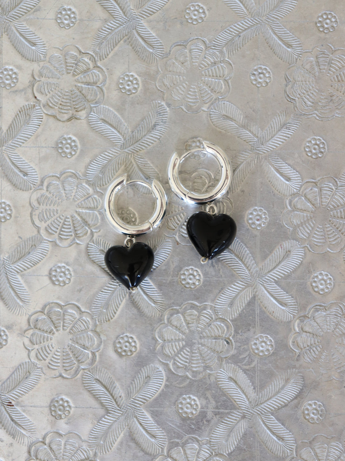 NEW CHUNKY AMORE | Black