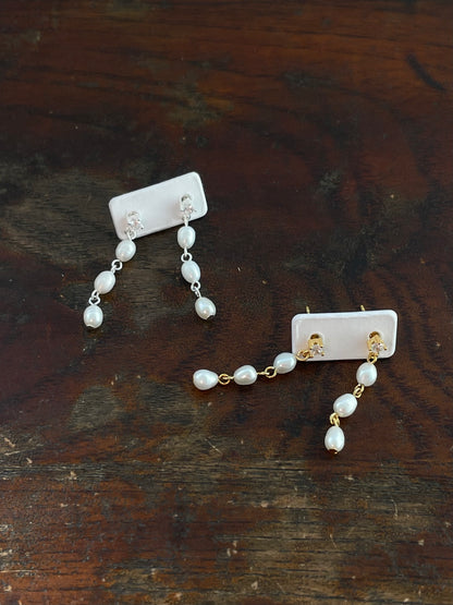 Luna Drops | Triple Pearl Studs