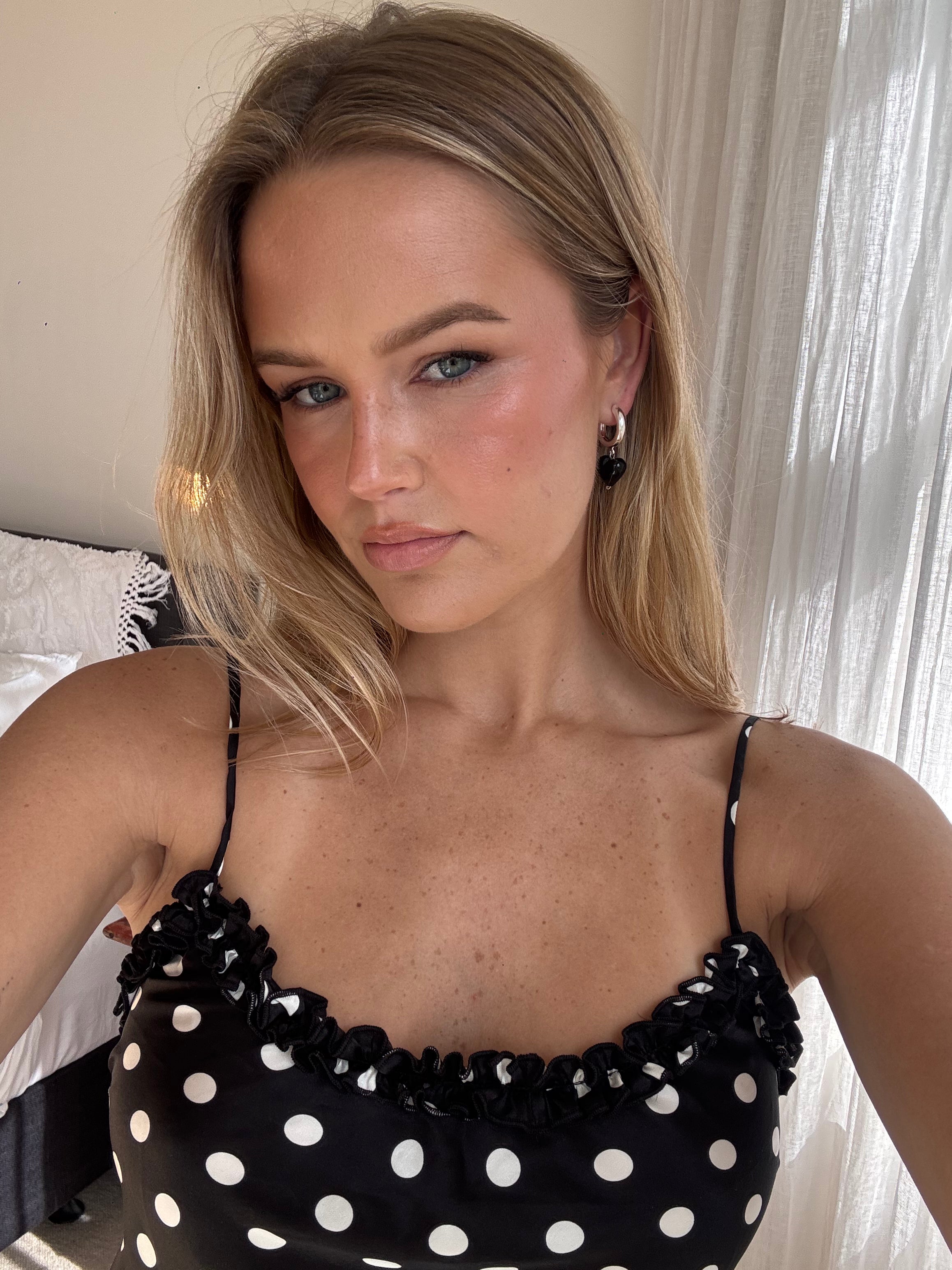 NEW CHUNKY AMORE | Black