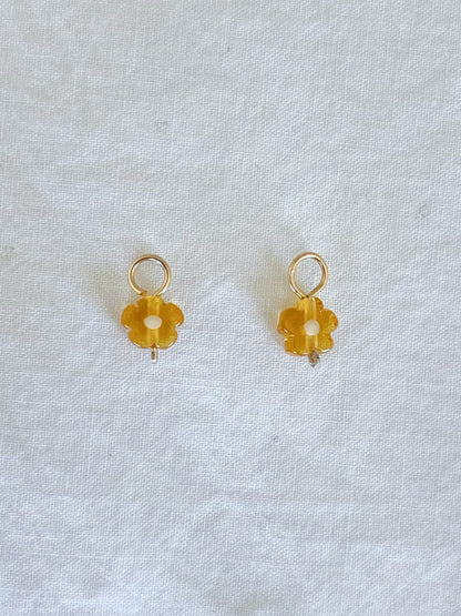 FLOWER CHARMS | Amber