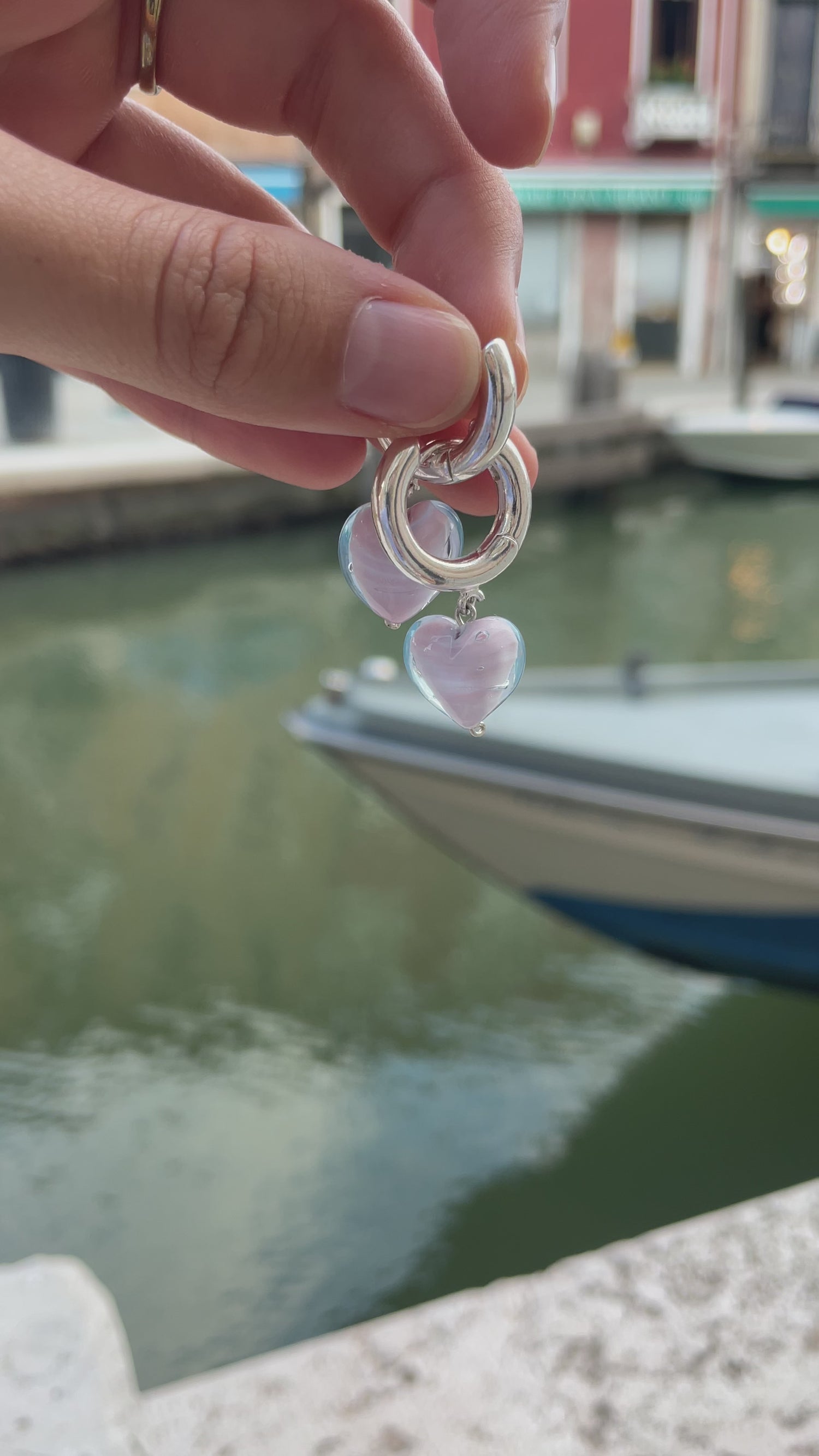 ONE LEFT CHUNKY AMORE | Swan Lake